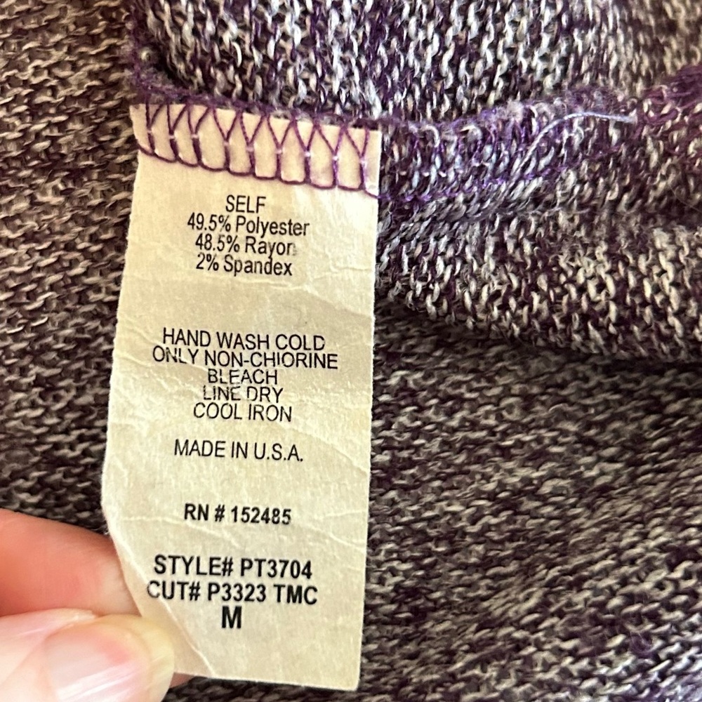 •Women’s lightweight purple sweater, 3/4 sleeves, Sz Medium - Picture 6 of 10